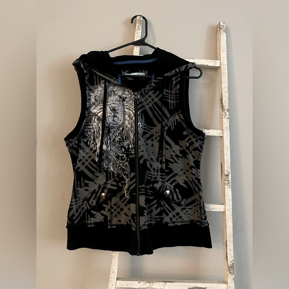 🖤LIKE NEW🖤 MAURICES SIZE L WOMENS VEST WITH RHINESTONE DETAIL✨🖤